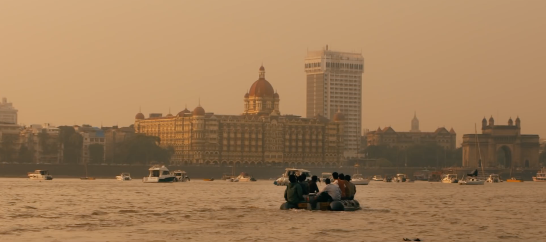 Отель Мумбаи: Противостояние (2018). Отель Мумбаи Противостояние 2008.