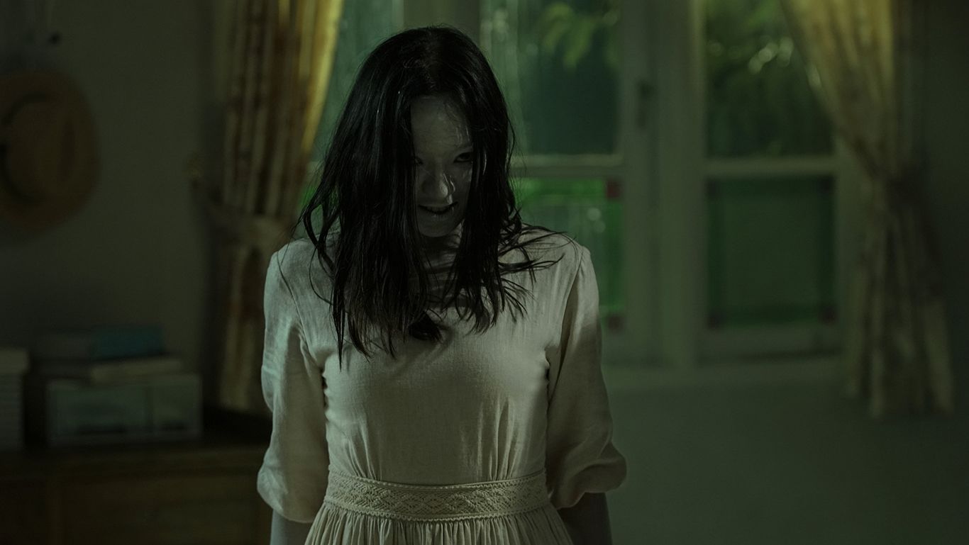 Review Film Ghost Writer 2019 Horor Komedi Dengan Bumbu Drama Keluarga Movieden 