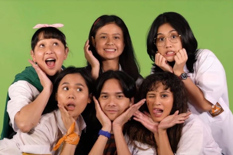 Review Film Bebas (2019) - Nostalgia Kisah Remaja Tahun '90-an Yang